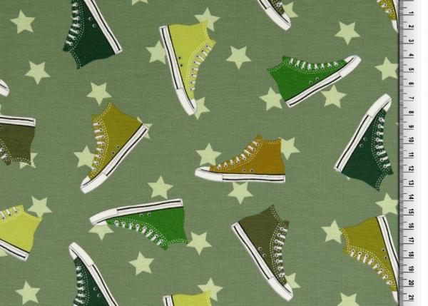 Jersey bedruckt Sneakers auf Khaki